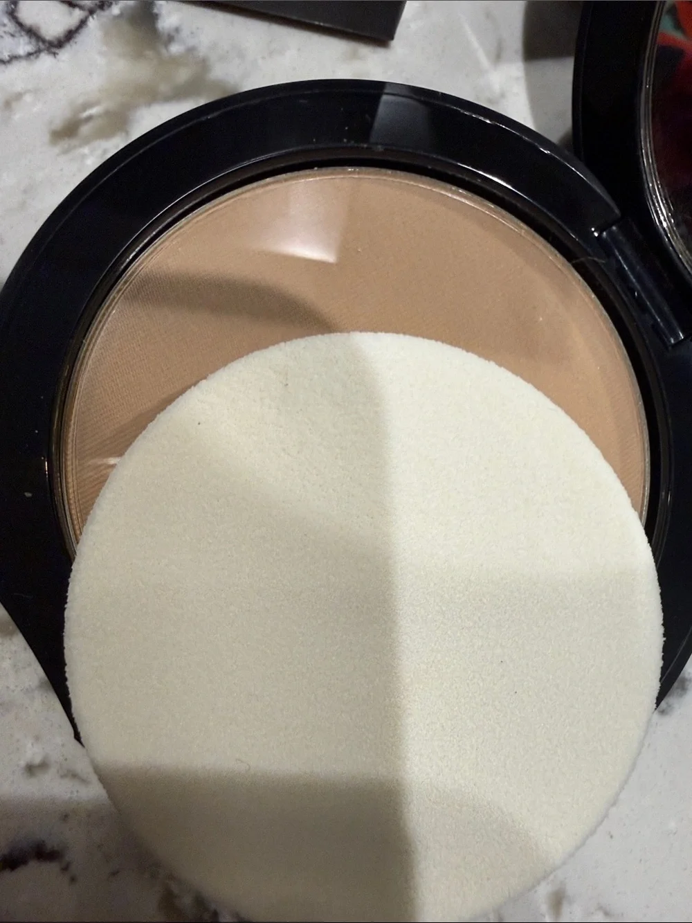 Glo Skin Beauty Pressed Powder Compact - Honey Medium